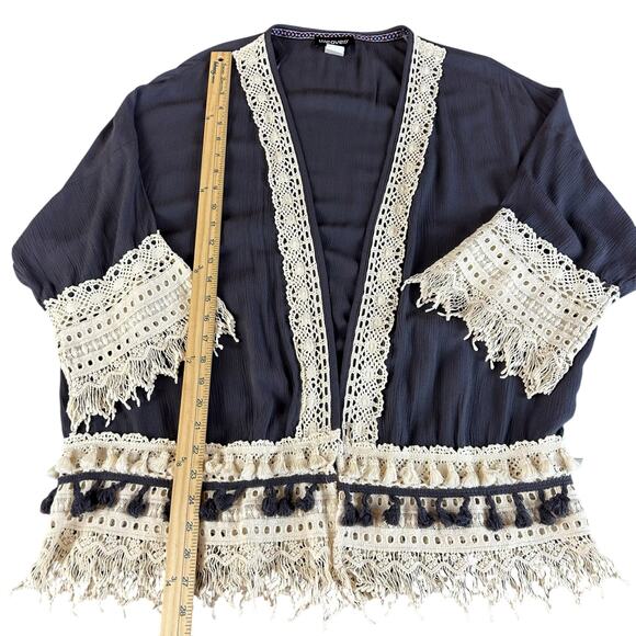 Weavers Open Front Cardigan Women Size S Gray Cream Fringe Crochet Boho Kimono - Picture 12 of 12